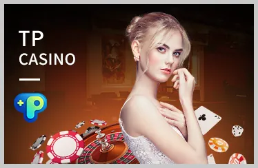 Bàn Blackjack với các lá bài và chip cược 777king99